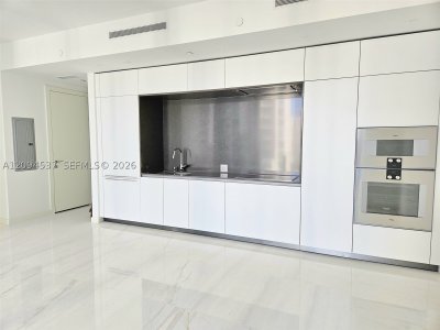 Aluguel de apartamento no Aston Martin Residences 2208W
