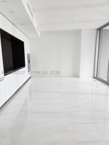 Aluguel de apartamento no Aston Martin Residences 2208W