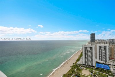 Comprar apartamento no Beach Club Two 3104