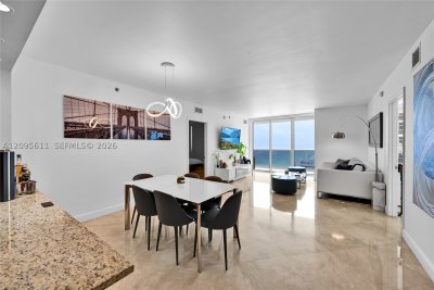 Comprar apartamento no Beach Club Two 3104