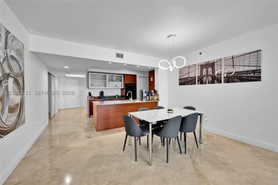 Comprar apartamento no Beach Club Two 3104