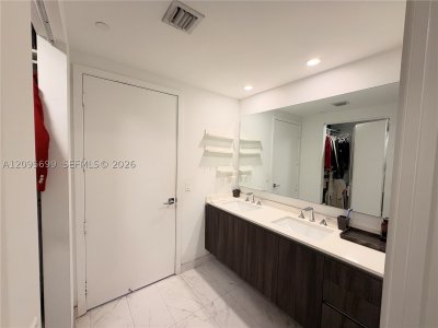Comprar apartamento no Aria on The Bay 2205