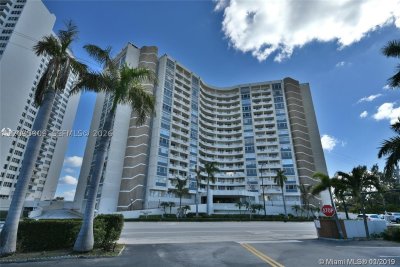 Parker Dorado Apt #1204