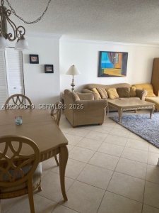 Aluguel de apartamento no Parker Dorado 1204