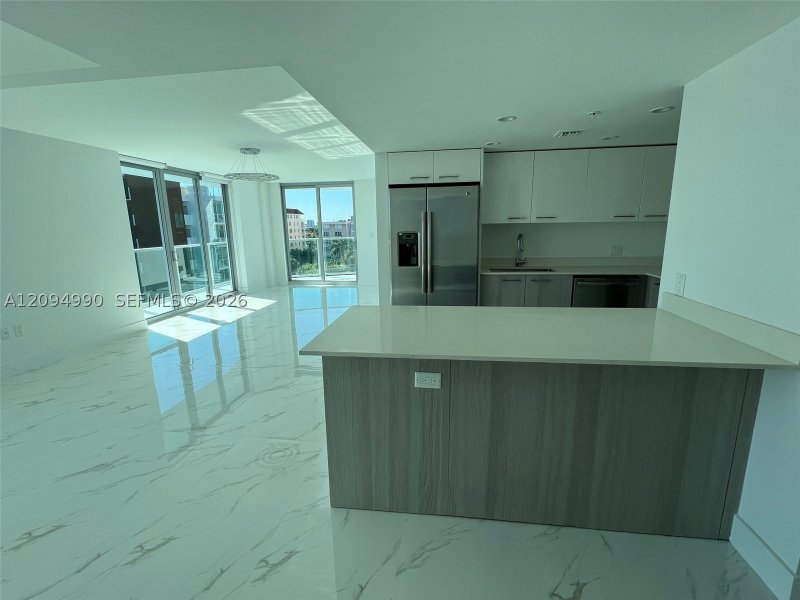 Aluguel de apartamento no The Palms Residences 704