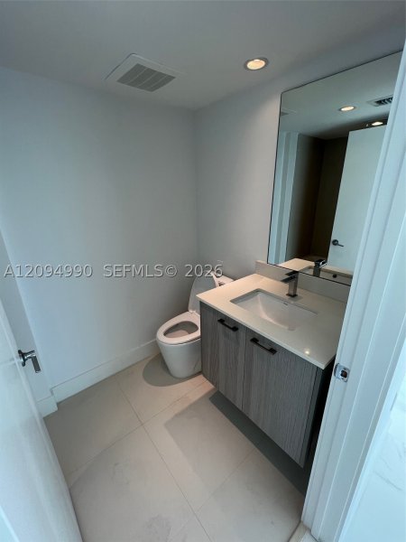 Aluguel de apartamento no The Palms Residences 704