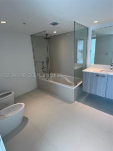 Aluguel de apartamento no The Palms Residences 704