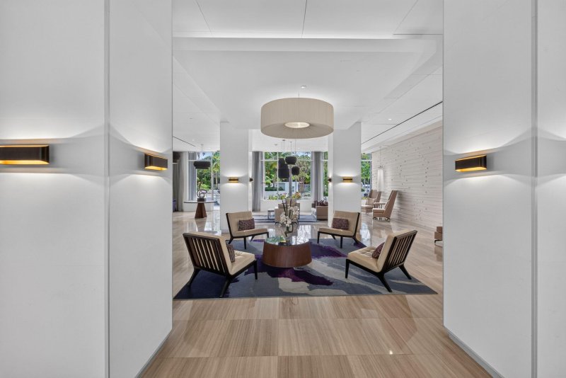 Condo for sale at Arlen House 620