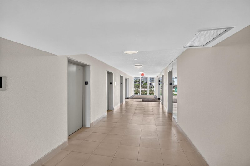 Condo for sale at Arlen House 620