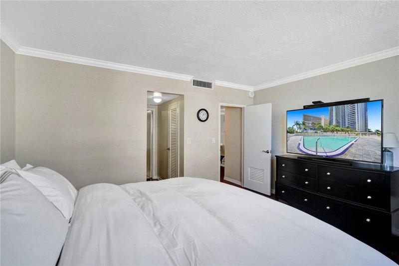 Condo for sale at Galt Towers