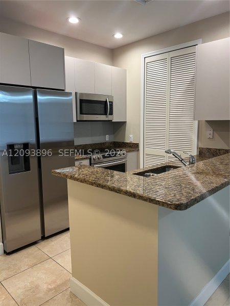 Alquiler de apartamento en 100 Andalusia PH-8
