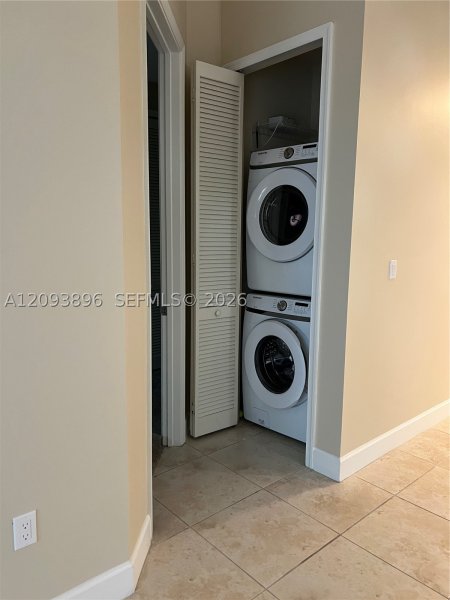 Alquiler de apartamento en 100 Andalusia PH-8