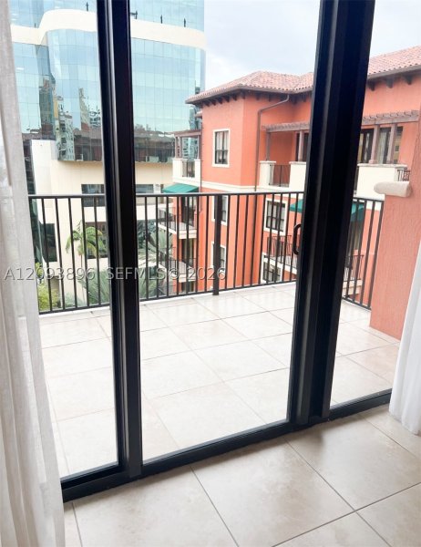 Apartment for rent at 100 Andalusia PH-8