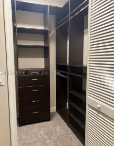 Aluguel de apartamento no 100 Andalusia PH-8