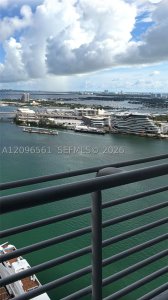 Aluguel de apartamento no One Miami West Tower LPH-06