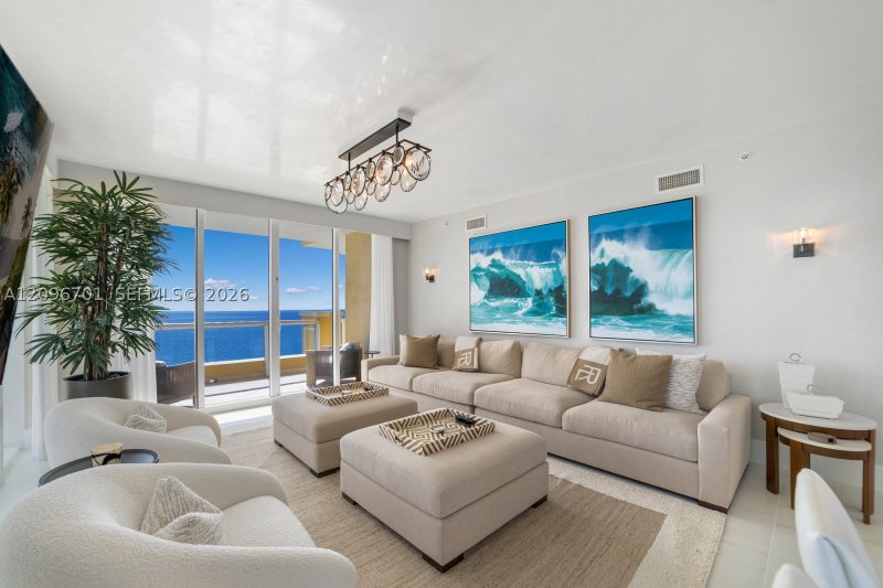 Comprar apartamento en Acqualina Resort & Spa 2301