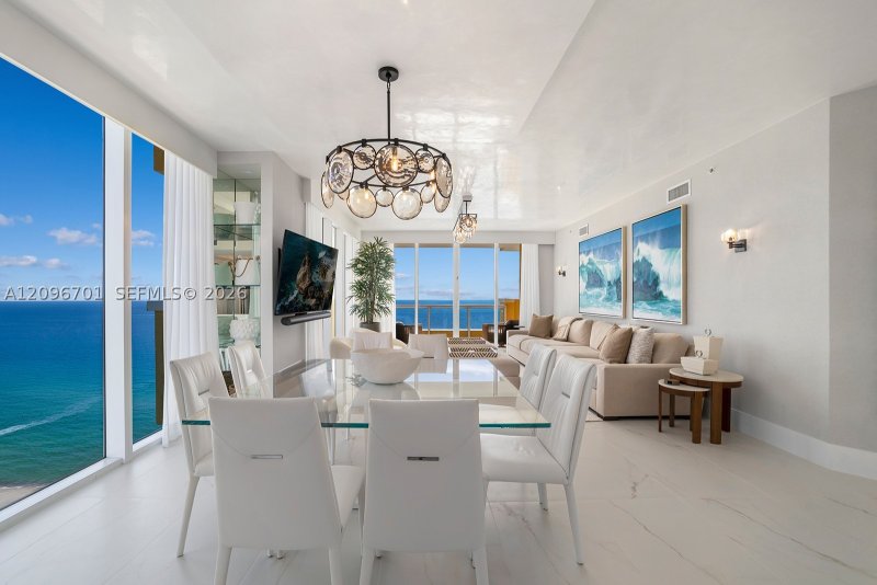Comprar apartamento en Acqualina Resort & Spa 2301