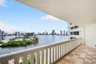 Alquiler de apartamento en 3000 Williams Island 1103