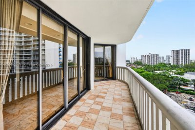 Alquiler de apartamento en 3000 Williams Island 1103