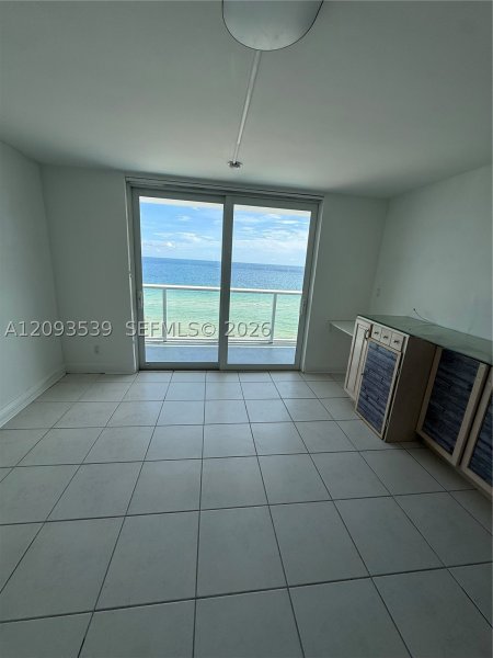 Condo for sale at Aventura Beach Club 711