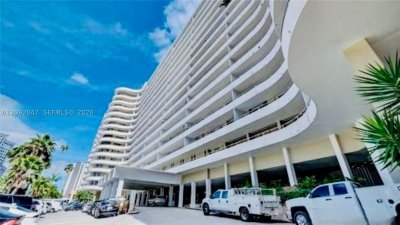 Oceanside Plaza Apt #7P