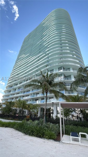 Aluguel de apartamento no One Park Tower by Turnberry 408