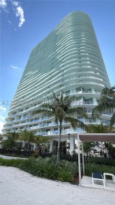 Aluguel de apartamento no One Park Tower by Turnberry 408