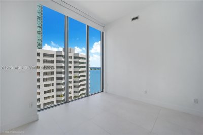 Comprar apartamento no Biscayne Beach 602