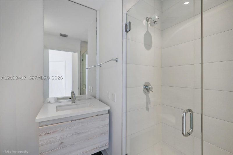 Comprar apartamento no Biscayne Beach 602