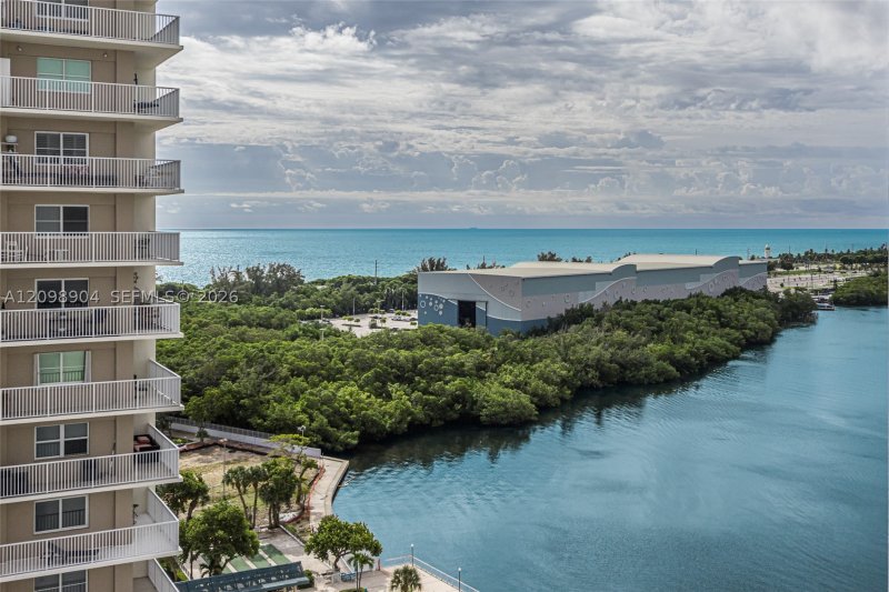 Condo for sale at Arlen House 1631