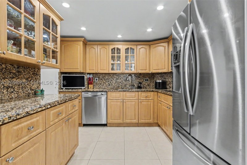 Condo for sale at Arlen House 1631