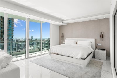 Comprar apartamento en Mint at Riverfront 4003-04