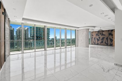 Comprar apartamento en Mint at Riverfront 4003-04