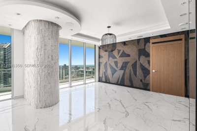 Comprar apartamento en Mint at Riverfront 4003-04