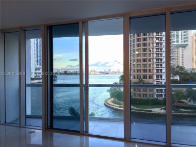 Comprar apartamento no Icon Brickell Tower I 617