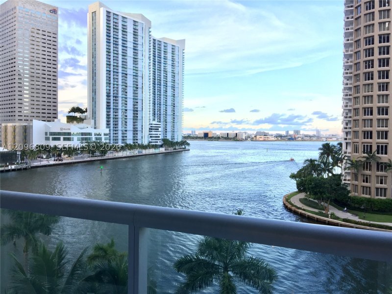 Comprar apartamento no Icon Brickell Tower I 617
