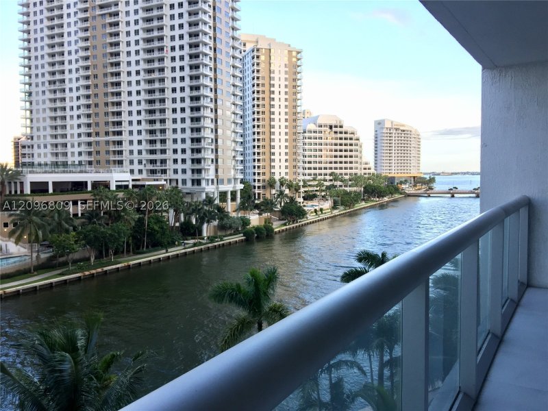 Comprar apartamento no Icon Brickell Tower I 617