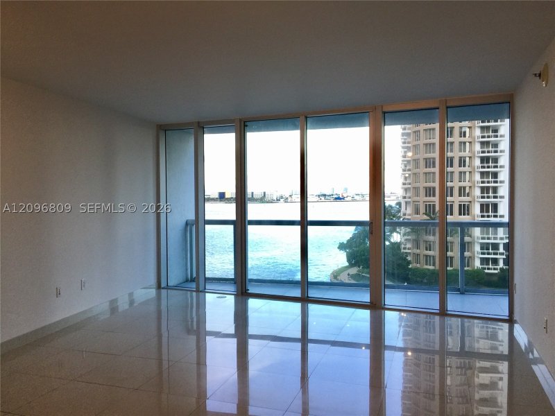 Comprar apartamento no Icon Brickell Tower I 617