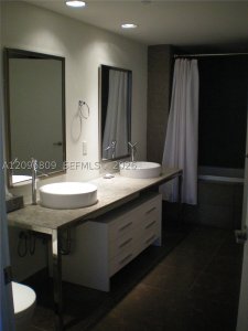 Comprar apartamento no Icon Brickell Tower I 617