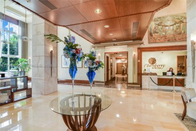Comprar apartamento en Turnberry On The Green PH-02