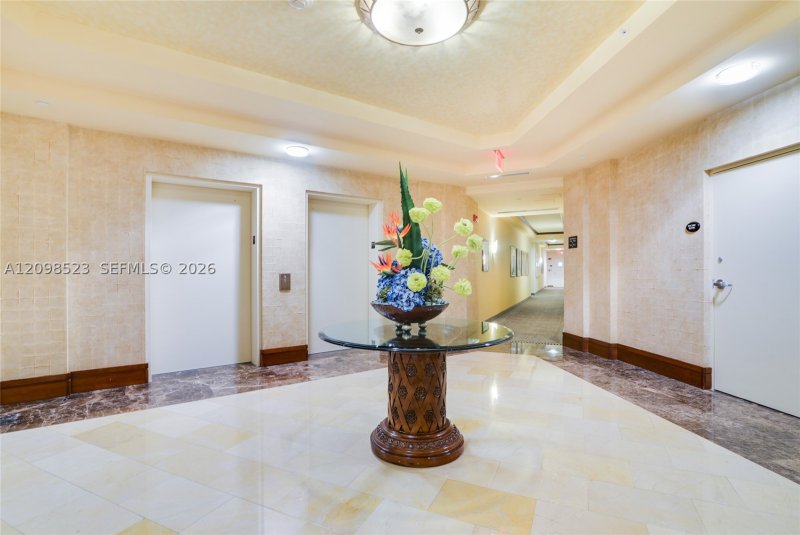 Comprar apartamento en Turnberry On The Green PH-02