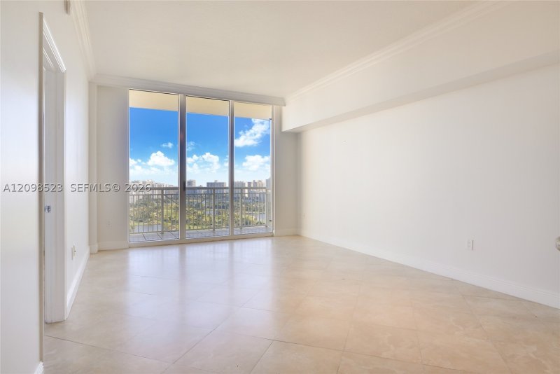 Comprar apartamento en Turnberry On The Green PH-02