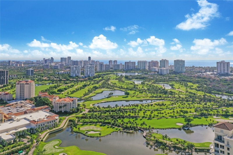 Comprar apartamento en Turnberry On The Green PH-02