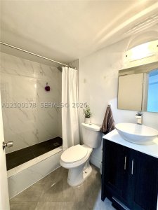 Aluguel de apartamento no Four Ambassadors 570