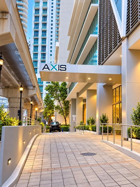 Condo for sale at Axis on Brickell North Tower 2823-N