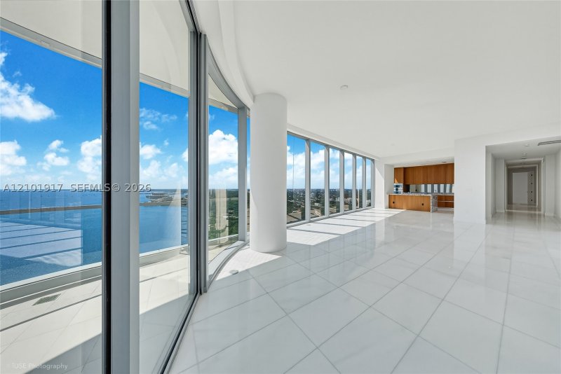 Condo for sale at Una Residences at Brickell 3002