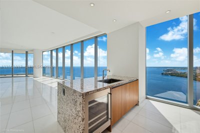 Comprar apartamento en Una Residences at Brickell 3002