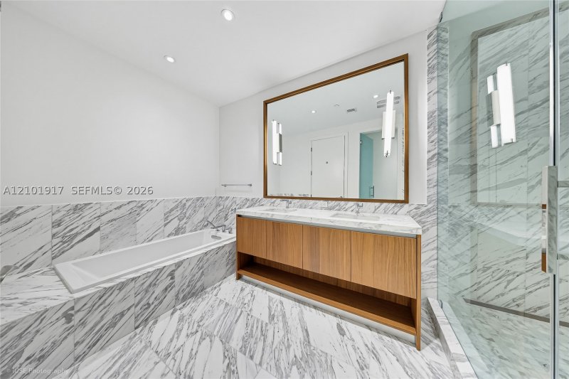 Condo for sale at Una Residences at Brickell 3002