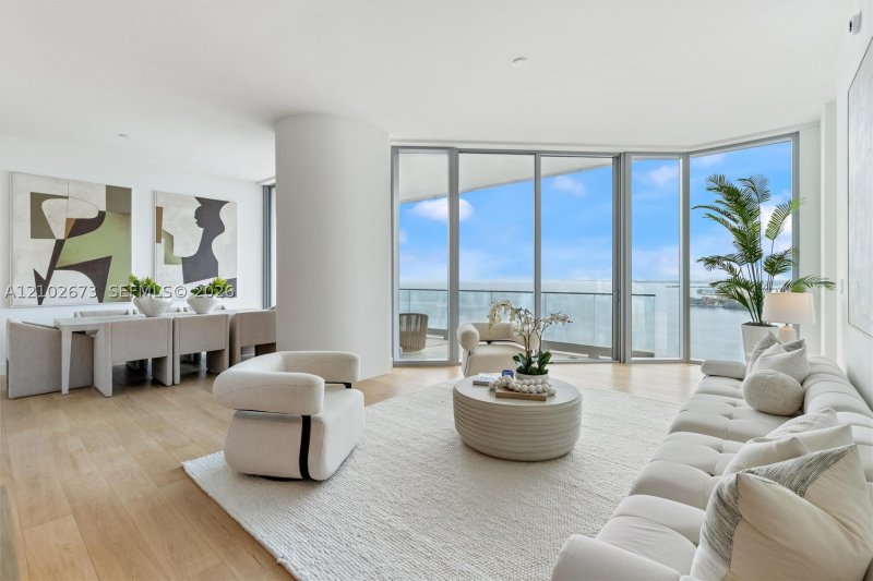 Apartment for rent at Una Residences at Brickell 2003