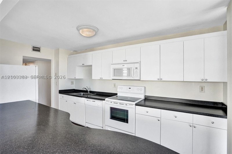 Apartment for rent at Charter Club Condos 1423